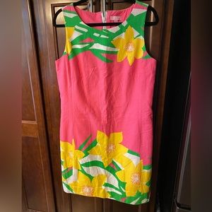 Lilly Pulitzer shift dress pink with yellow daffodils zipper closure in back